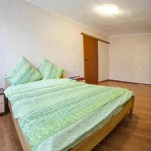 Vip On 14 Vidradnyi Avenue Киев